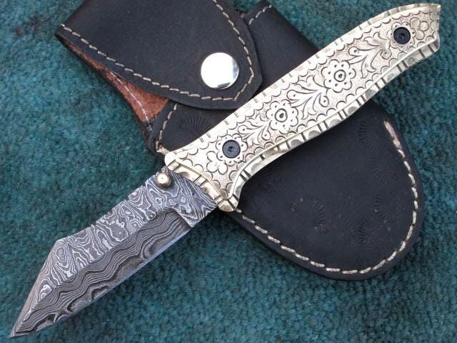 Hand Engraved Folding knife, Premium Hand Made Damascus Steel Pocket Knife