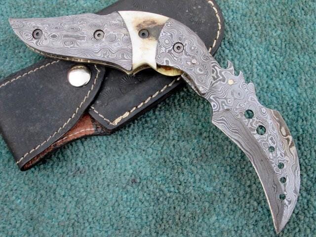 Handmade Folding Knife , Custom Hand Forged Damascus Steel EDC Pocket Knife