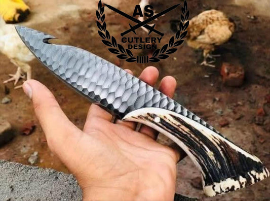 Handmade Damascus Steel Hunting Knife: Stag Horn Handle, Leather Sheath