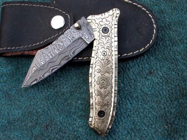 Hand Engraved Folding knife, Premium Hand Made Damascus Steel Pocket Knife