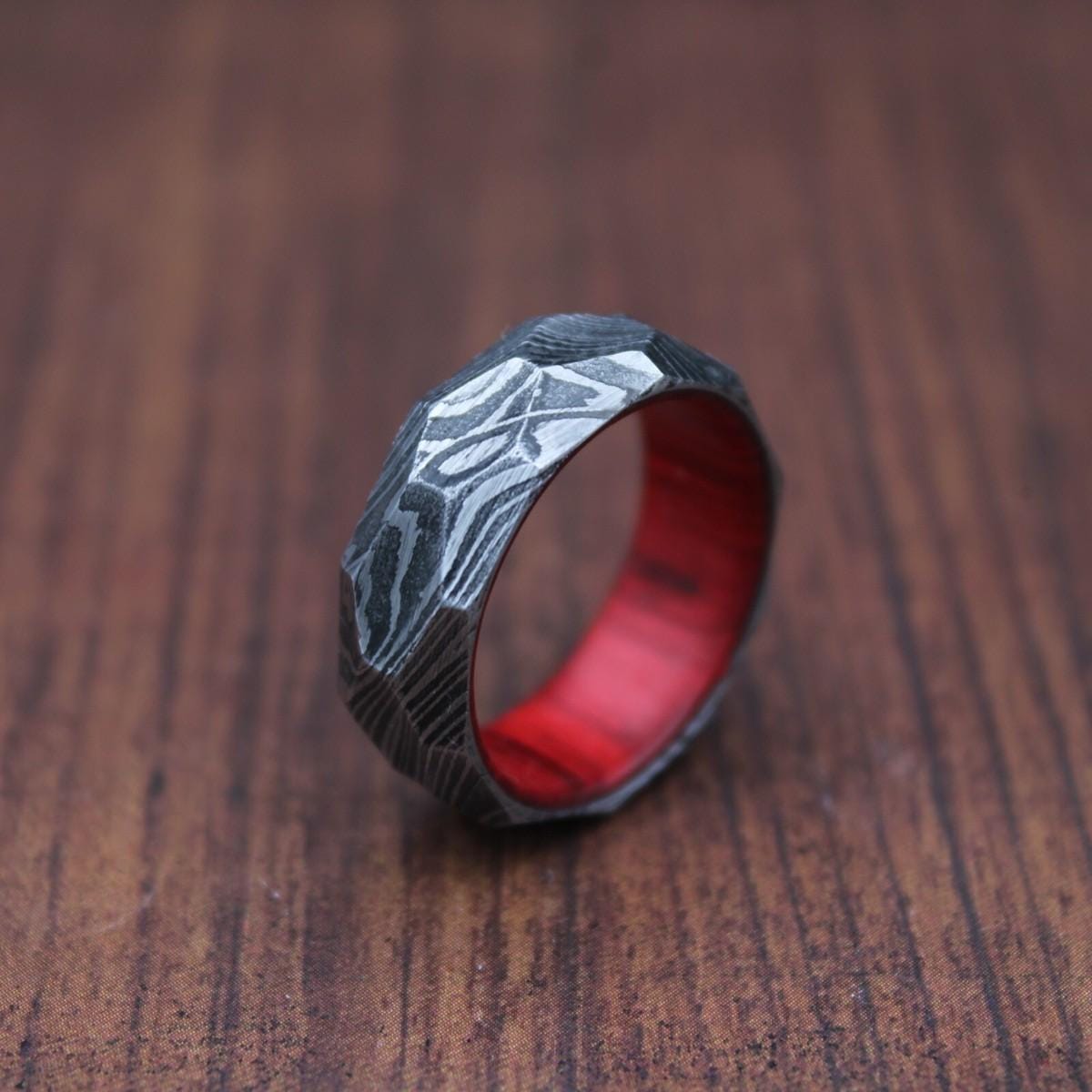 Handmade Damascus Steel Ring: Diamond Cut Whiskey Barrel Wood Inlay