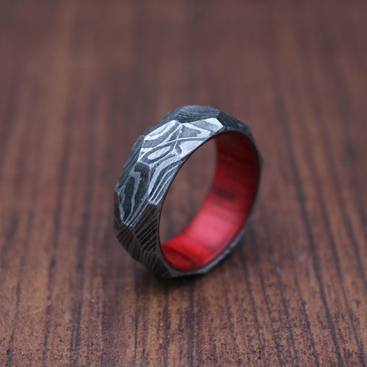 Handmade Damascus Steel Ring: Diamond Cut Whiskey Barrel Wood Inlay